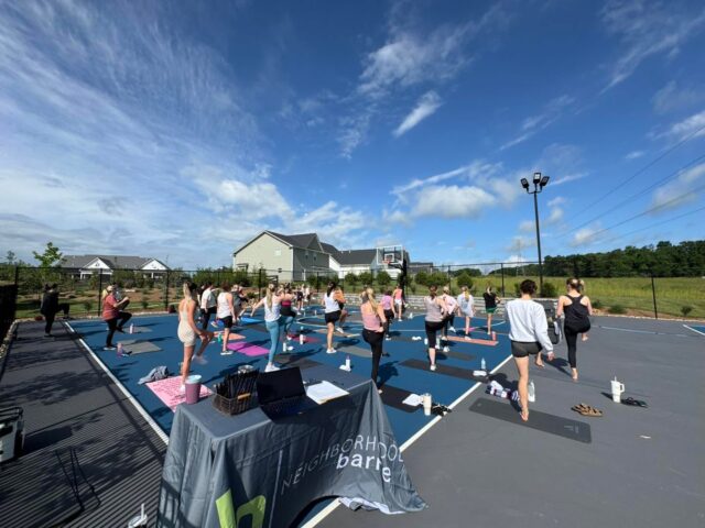 Weekends in Belltown are the best! 

We had a great time with a neighborhoodbarrepowell class on the sports court, followed by fresh flowers and farm eggs from growinggreenroots

From wellness events to local pop-ups, Belltown is more than a neighborhood — it’s a lifestyle. 🏡💛

Come see what makes this community so special!